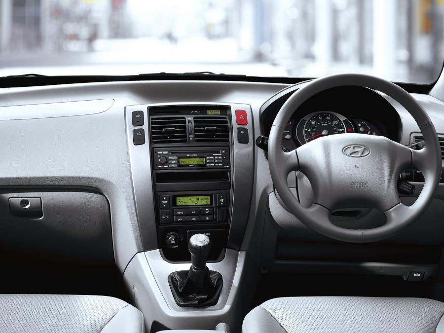  Hyundai Tucson 2005 года  (UK) (фото 2 из 5)